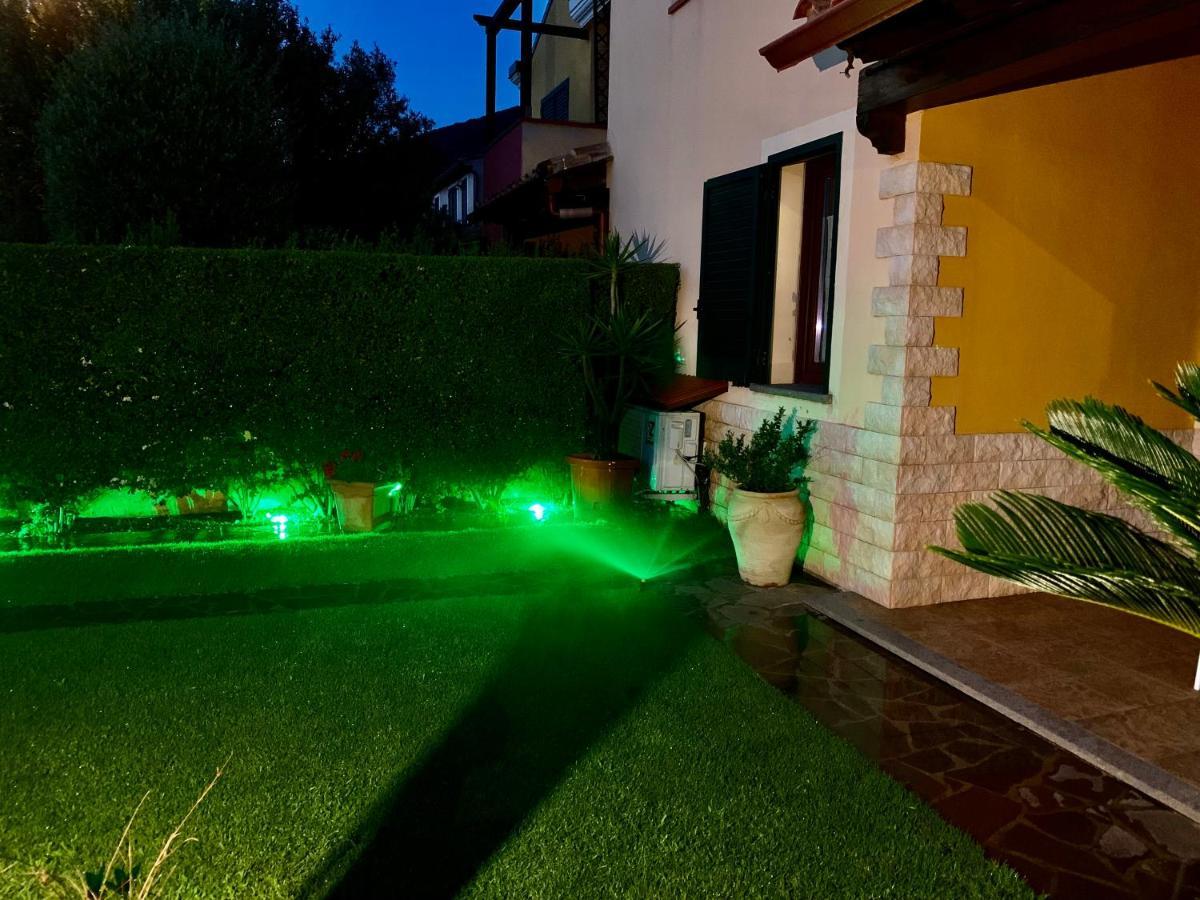 Casa Vacanza V&G Domus De Maria Bagian luar foto