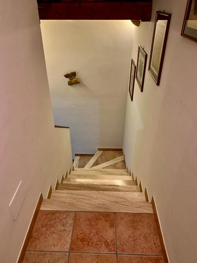 Casa Vacanza V&G Domus De Maria Bagian luar foto